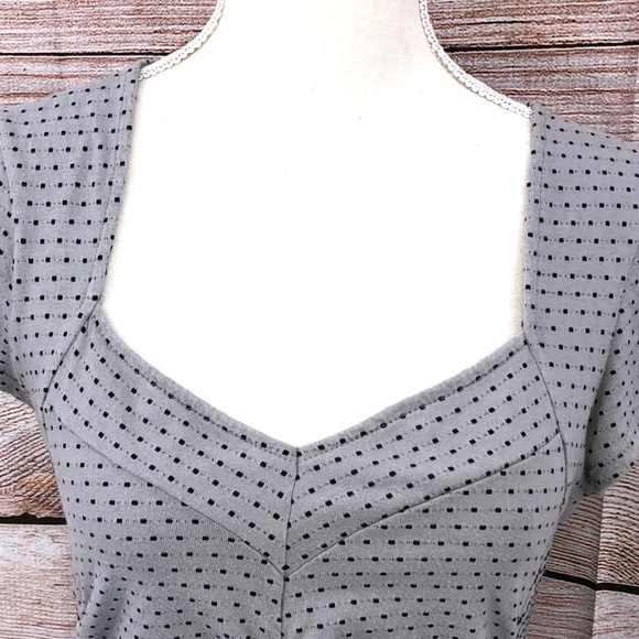 Anthropologie Postmark Gray Polka Dot Ruche Short Sleeve Top Size M - Picture 6 of 11